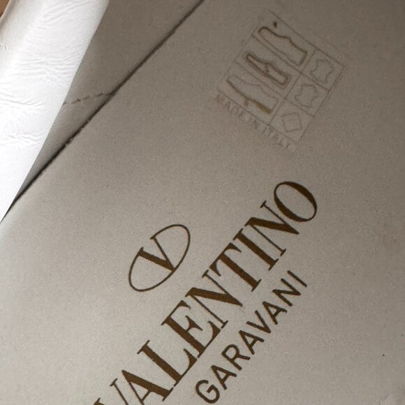 Valentino Garavani shoes - Picture 3 of 5